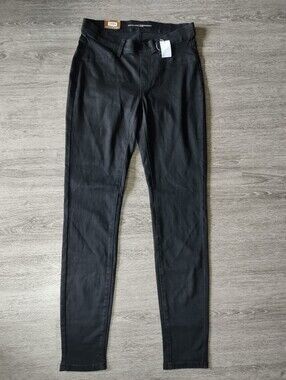 NEW Denver Hayes Black Mid rise Skinny Jeggins
